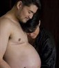 تصویر مرد حامله انگلیسی فارغ شد!!