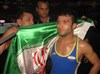 تصویر رحیمی نخستین طلایی کشتی آزاد ایران/ حسن پرچم ایران را بالا برد/ اشک مادر برای قهرمانی فرزند 